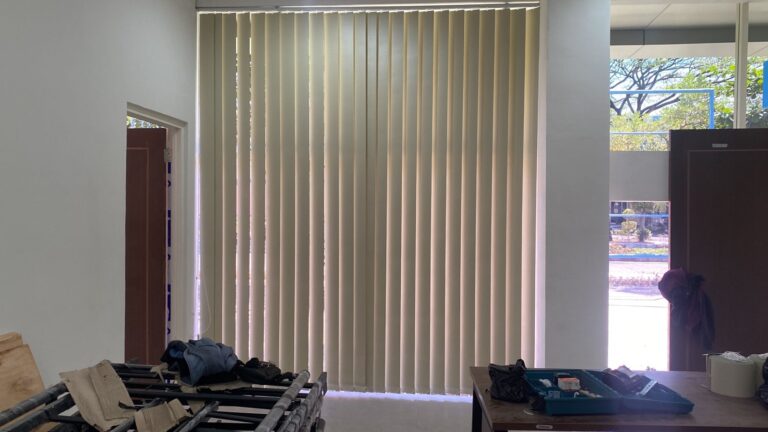 Pemasangan Vertical Blind